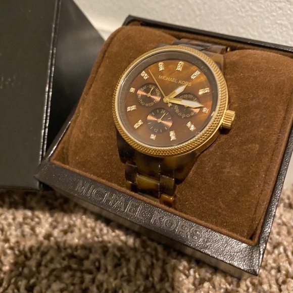 MICHAEL KORS WATCH - Picture 3 of 4